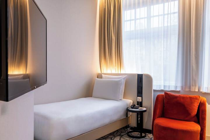 Room 29 of 207