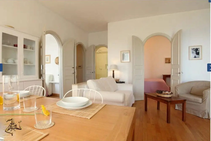 Room 4 of 15