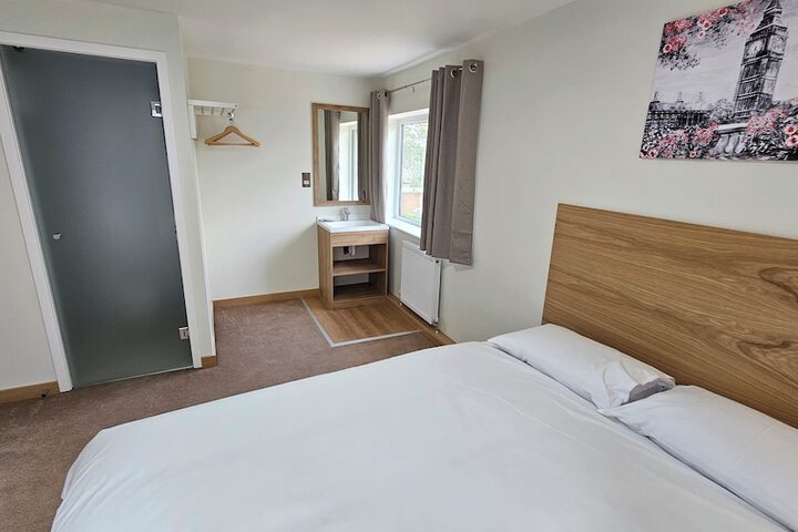 Room 9 of 38