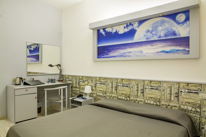 Room 14 of 60