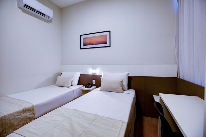 Room 13 of 39