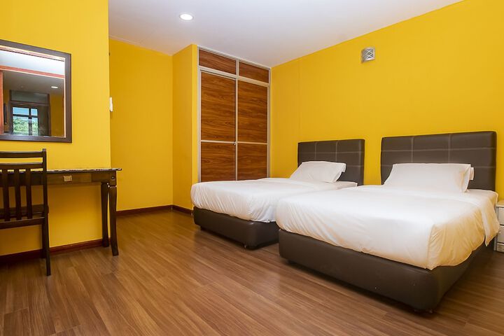 Room 14 of 22
