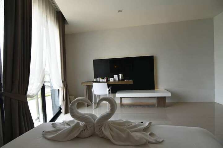 Room 30 of 108