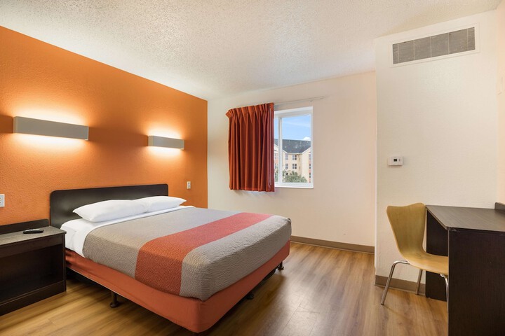 Double Room Disability Accessible (2 of 12)