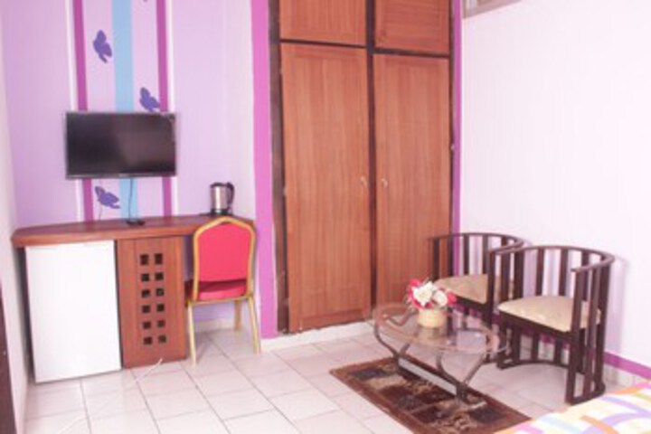 Room 32 of 38
