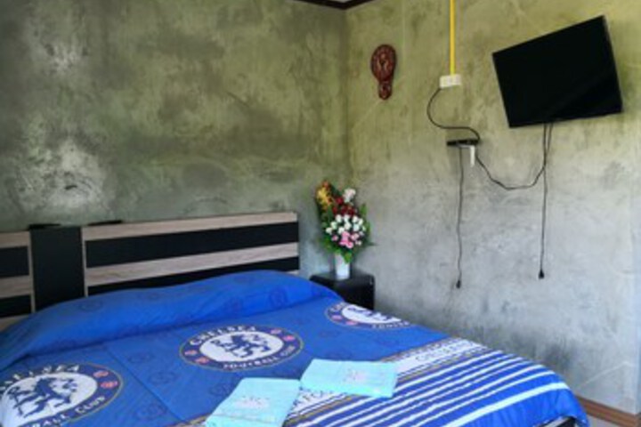 Room 16 of 28