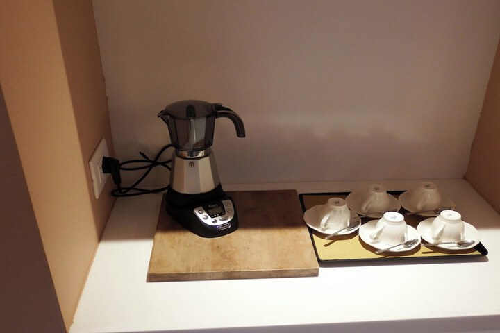 Breakfast/Coffee Service 60 of 83