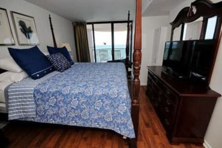 Room 13 of 30