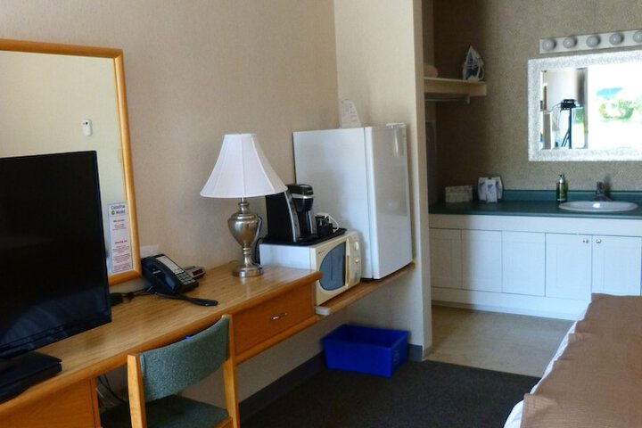 Room 28 of 40
