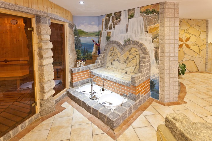 Spa 6 of 18