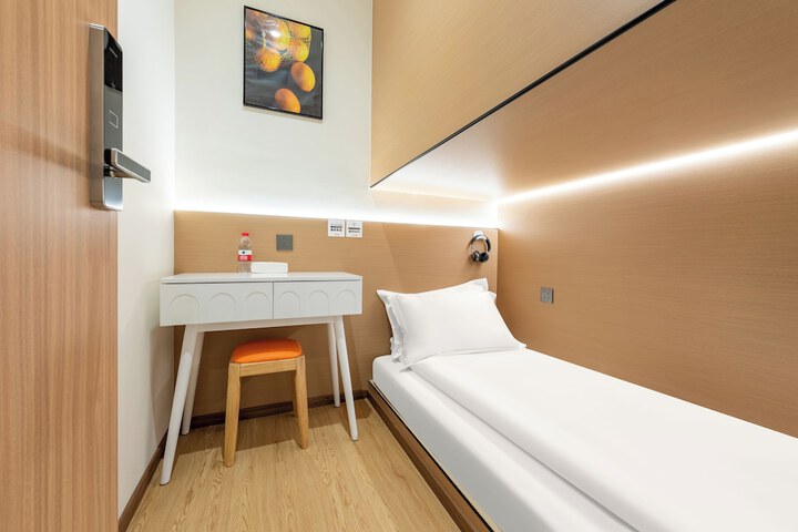 Room 8 of 29