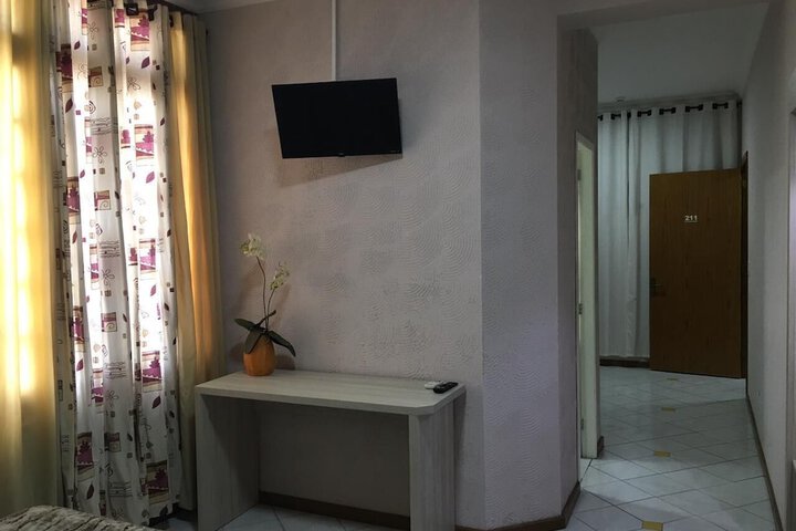 Room 13 of 206
