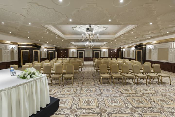 Ballroom/Hall 32 of 37