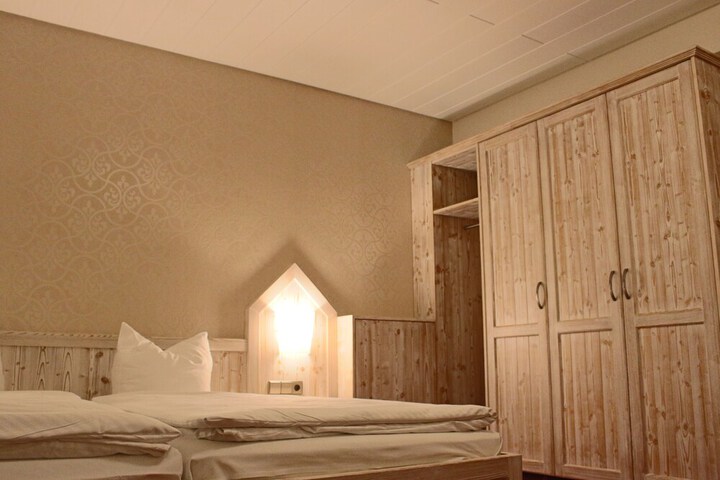 Room 7 of 40