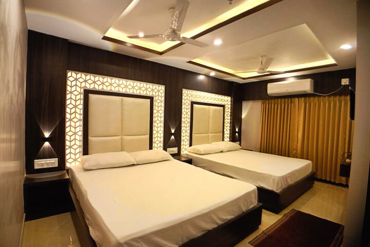 Room 14 of 24