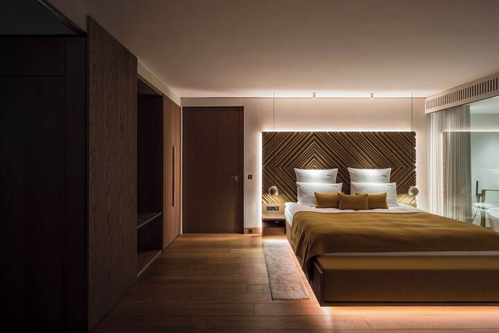 Room 44 of 104