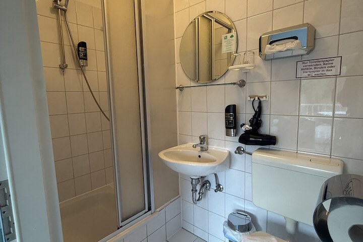 Room 26 of 47
