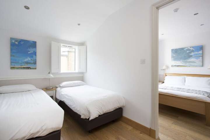 Room 41 of 69