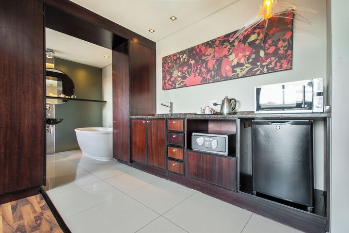 Private kitchenette