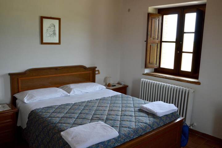 Room 5 of 32