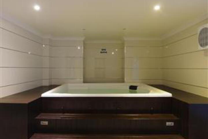 Executive Suites 555 in Durban