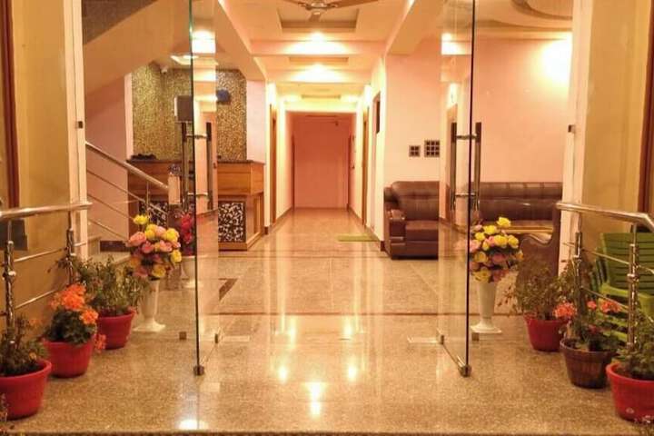 Hotel Golden Eye