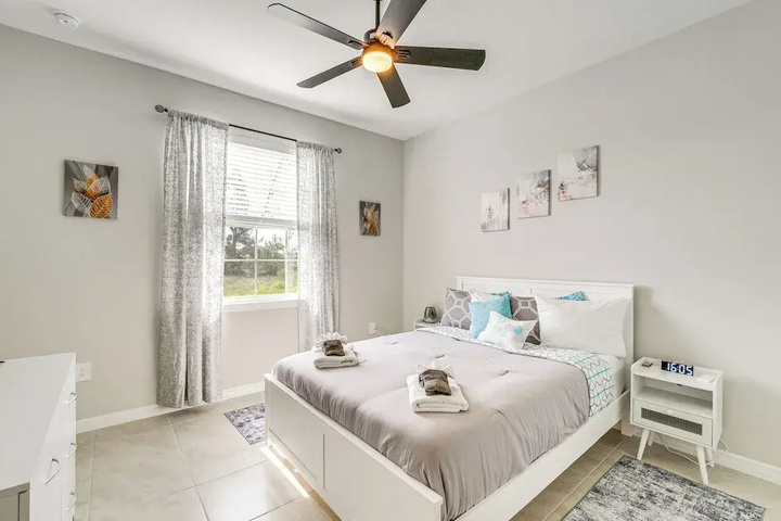 Room 3 of 21
