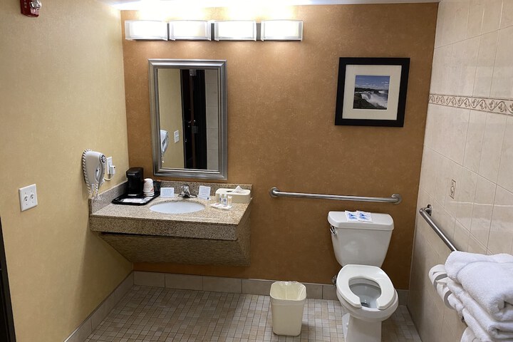 Room 42 of 68