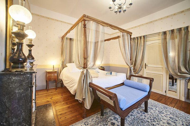 Room 5 of 70
