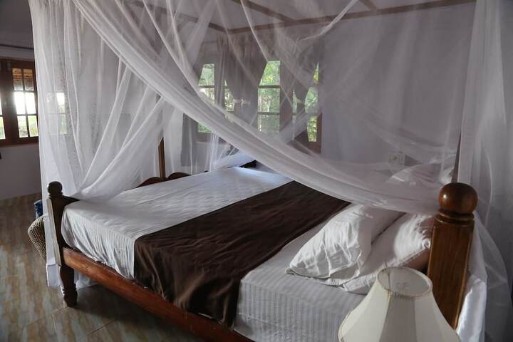 Room 15 of 26