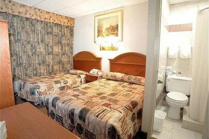 Room 3 of 9