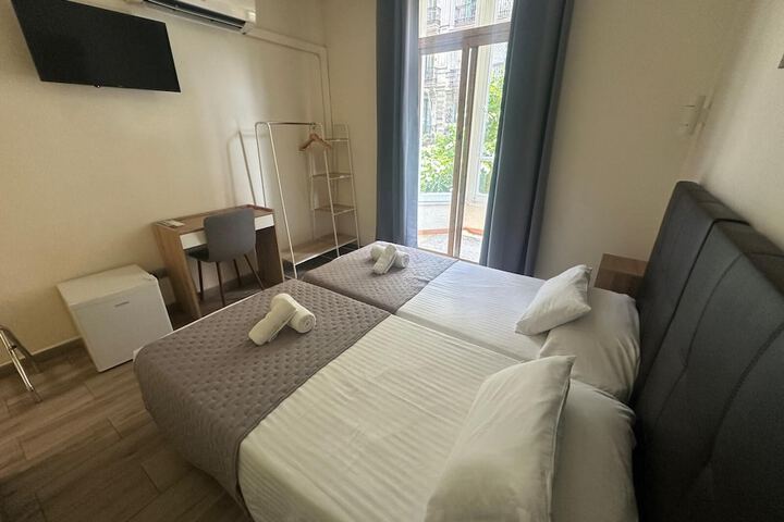 Room 5 of 43