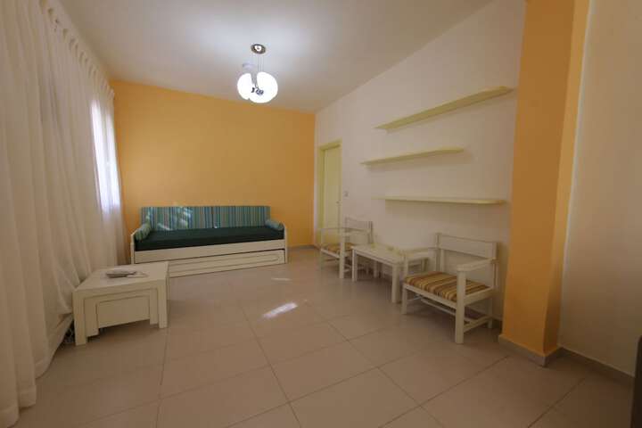 Room 27 of 32