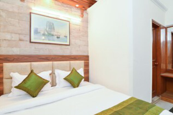 Room 22 of 29