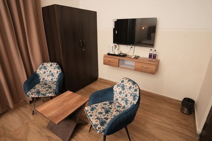 Room 17 of 48