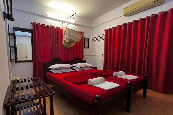 Room 9 of 63