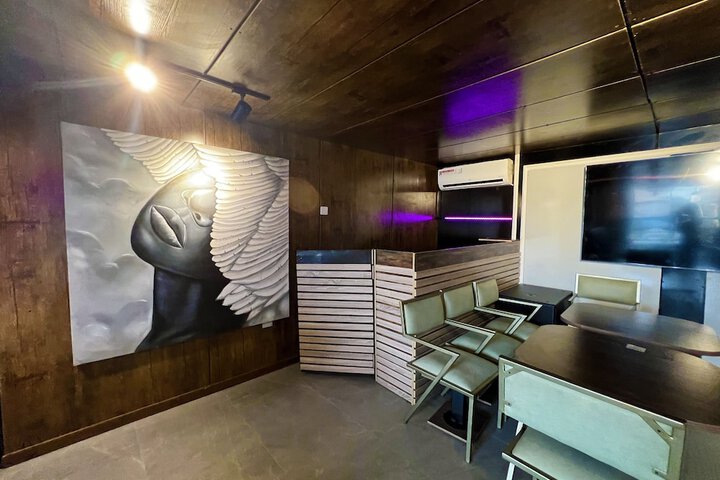 Lounge 89 of 100