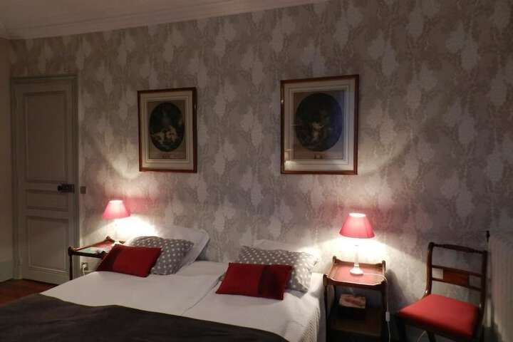 Room 4 of 10