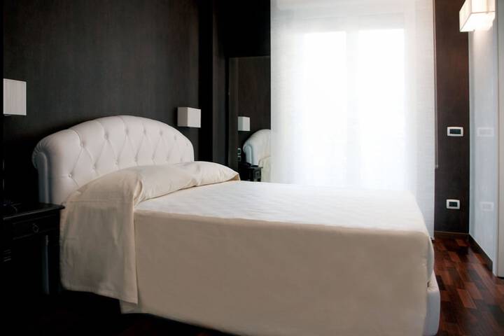Room 6 of 28