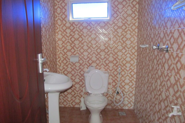 Room 21 of 34
