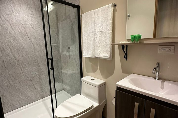 Room 32 of 36
