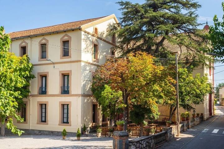 Hotel Rural y Apartamentos Villa Engracia in L'Espluga de Francolí