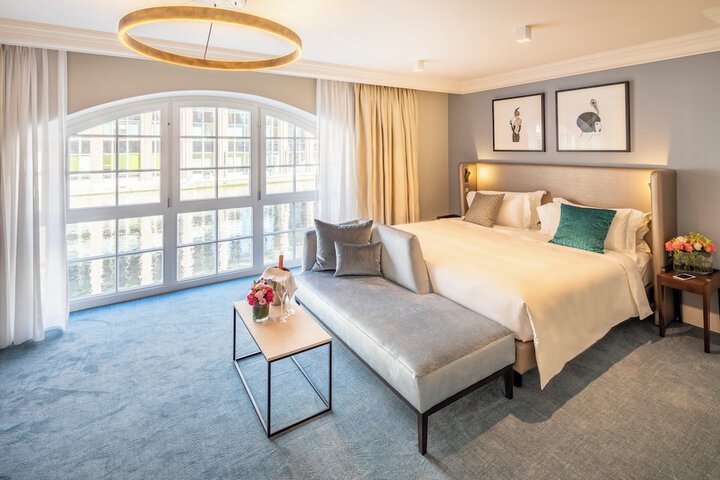 Room 14 of 80