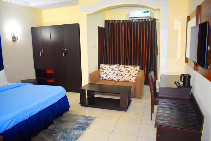 Room 9 of 67