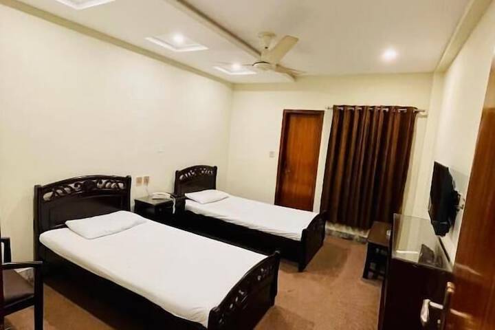 Room 3 of 23