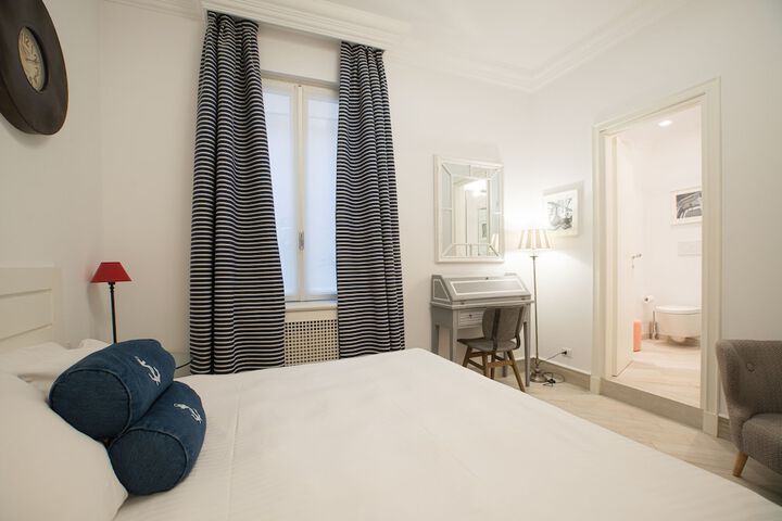 Room 32 of 73