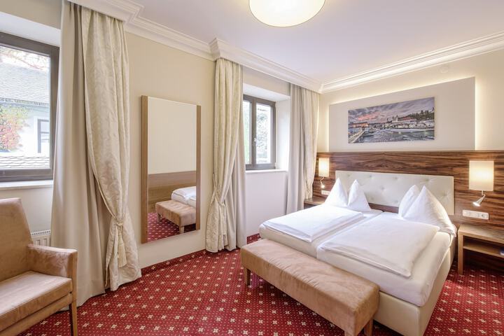 Room 8 of 38