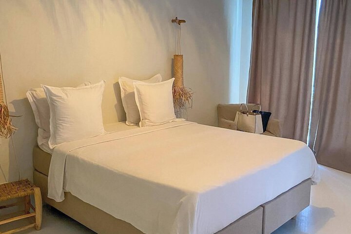 Room 3 of 64