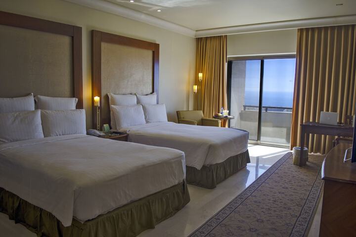 Room 5 of 28
