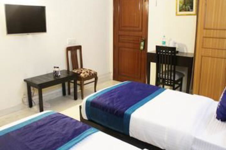 Room 16 of 19
